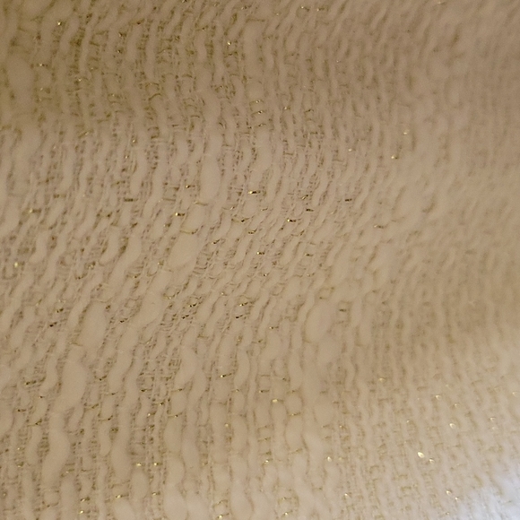 JLO Tweed jacket.  Cream with gold thread. Lapel with 2 hook/eye closure XL - Picture 5 of 7